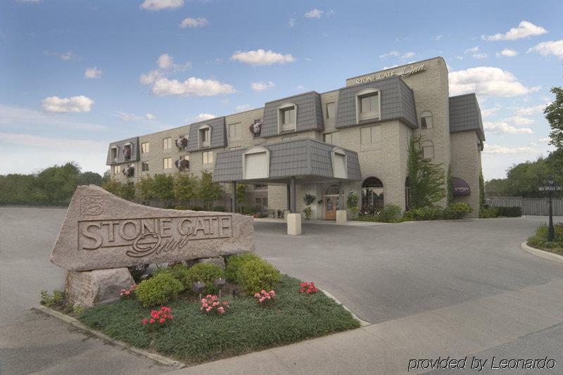 Stone Gate Inn Orillia Exterior photo